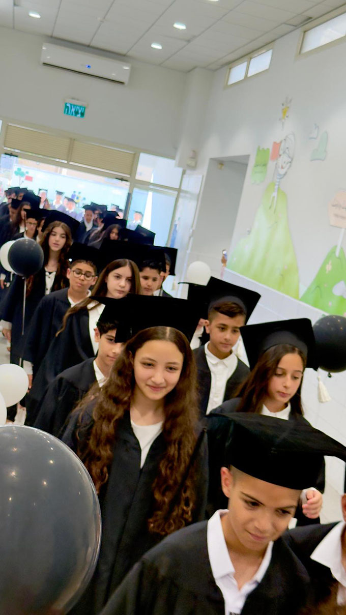 تخريج الفوج الثامن والعشرون في مدرسة المستقبل الابتدائية في جلجولية 